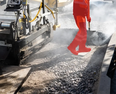 Mann im Straßenbau, Personenüberwachung